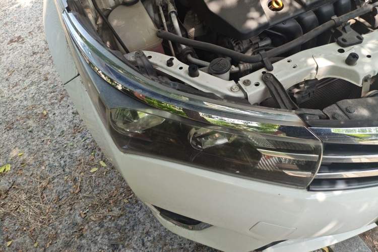 Used Toyota Corolla 2014 1.6L CVT GL Right Front Headlight