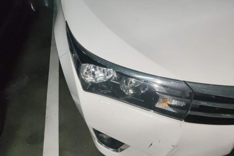 Used Toyota Corolla 2014 1.6L CVT GL-i Right Front Headlight