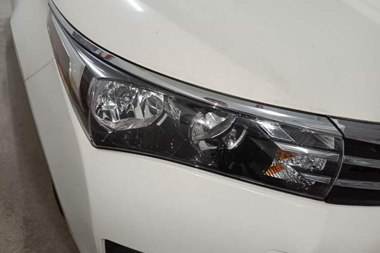 Used Toyota Corolla 2014 1.6L CVT GL Right Front Headlight