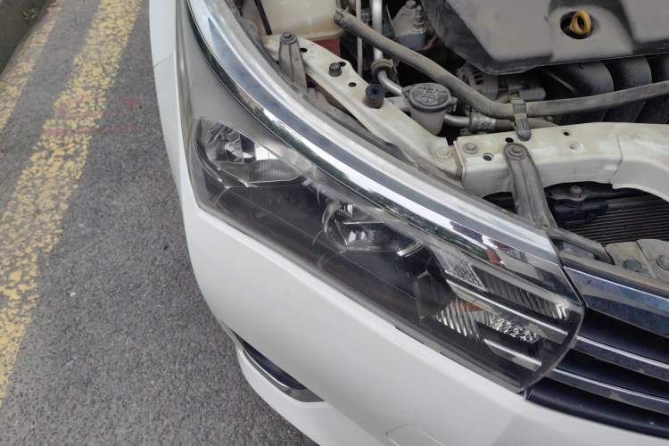 Used Toyota Corolla 2014 1.6L CVT GL Right Front Headlight