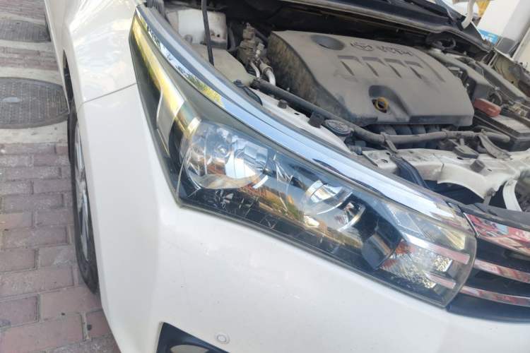 Used Toyota Corolla 2014 1.6L CVT GL-i Right Front Headlight