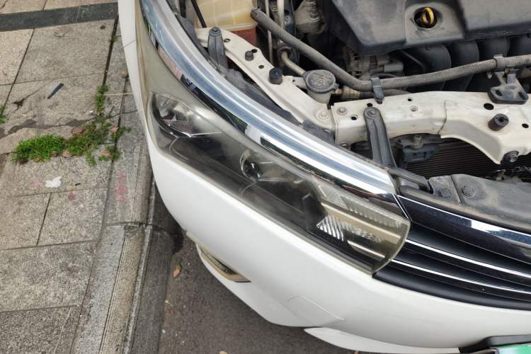 Used Toyota Corolla 2014 1.6L CVT GL Right Front Headlight