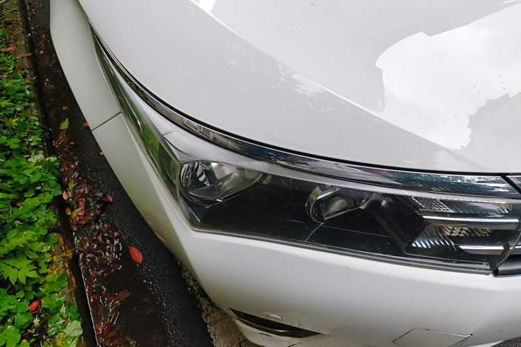 Used Toyota Corolla 2014 1.6L CVT GL-i Right Front Headlight