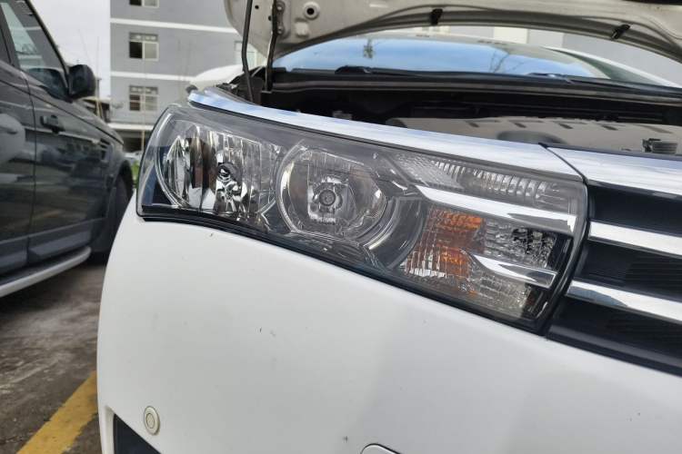 Used Toyota Corolla 2014 1.6L CVT GL-i Leather Edition Right Front Headlight