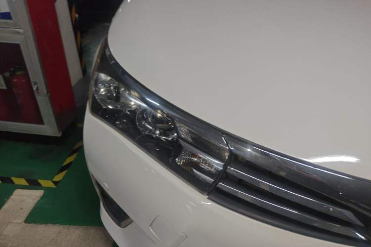Used Toyota Corolla 2014 1.6L CVT GL-i Right Front Headlight