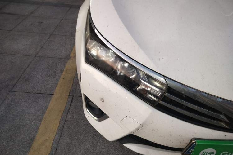 Used Toyota Corolla 2014 1.6L CVT GL Right Front Headlight