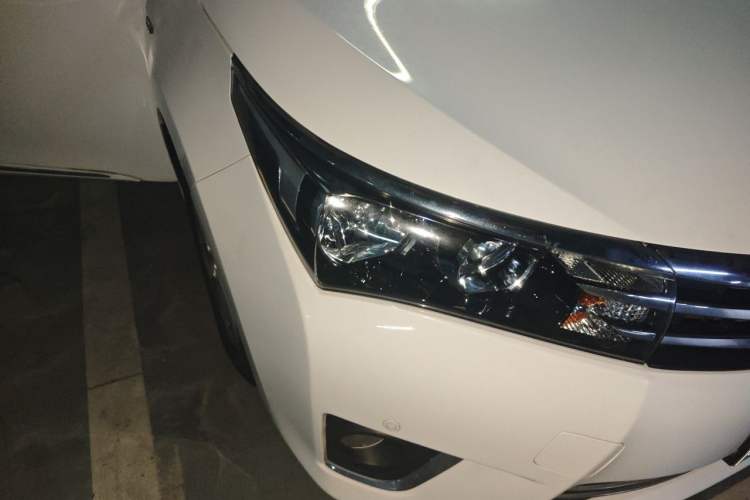 Used Toyota Corolla 2014 1.6L CVT GL-i Right Front Headlight
