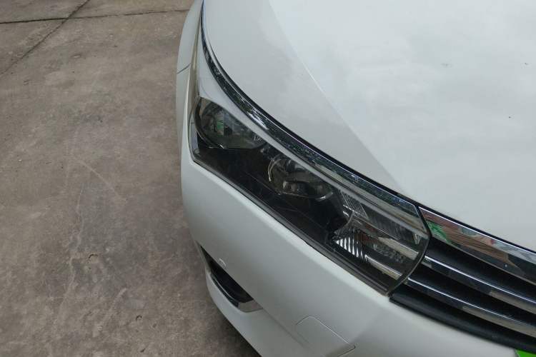 Used Toyota Corolla 2014 1.6L CVT GL-i Right Front Headlight