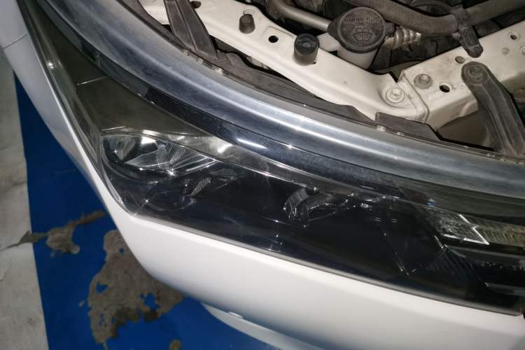 Used Toyota Corolla 2014 1.6L CVT GL-i Right Front Headlight