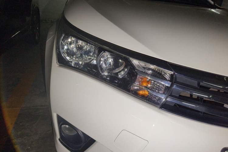 Used Toyota Corolla 2014 1.6L CVT GL Right Front Headlight