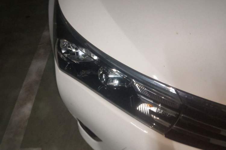 Used Toyota Corolla 2014 1.6L CVT GL Right Front Headlight