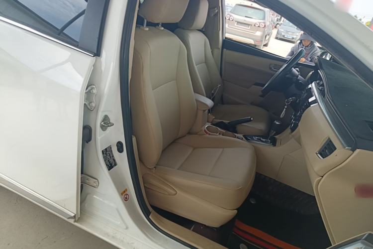 Used Toyota Corolla 2014 1.6L CVT GL-i Right Front Seat