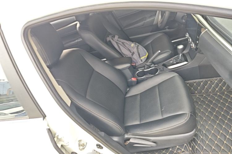 Used Toyota Corolla 2014 1.6L CVT GL Right Front Seat