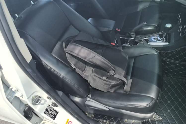 Used Toyota Corolla 2014 1.6L CVT GL Right Front Seat