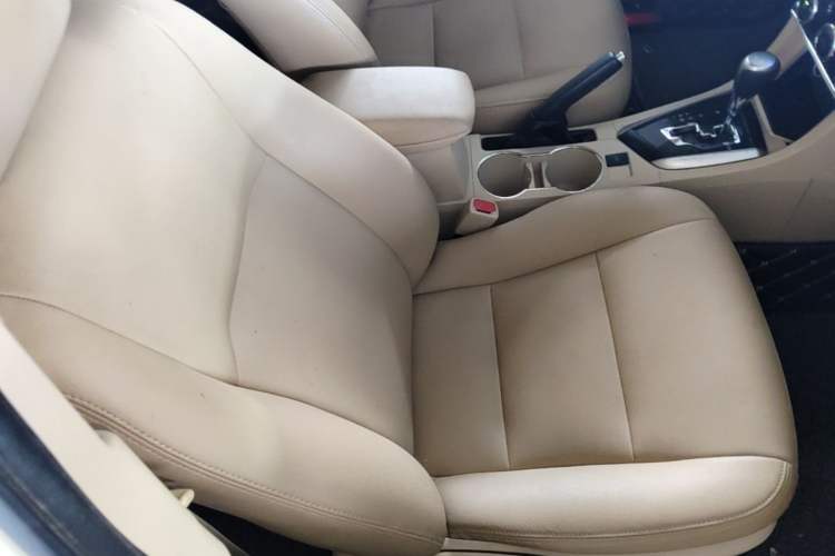 Used Toyota Corolla 2014 1.6L CVT GL-i Right Front Seat