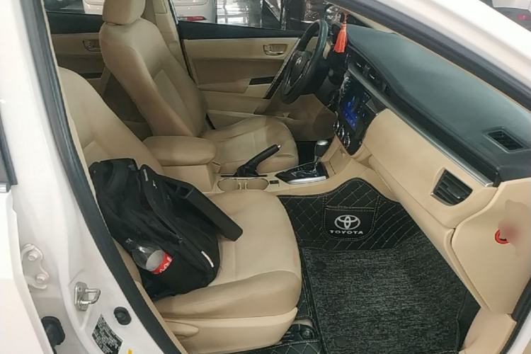 Used Toyota Corolla 2014 1.6L CVT GL-i Right Front Seat