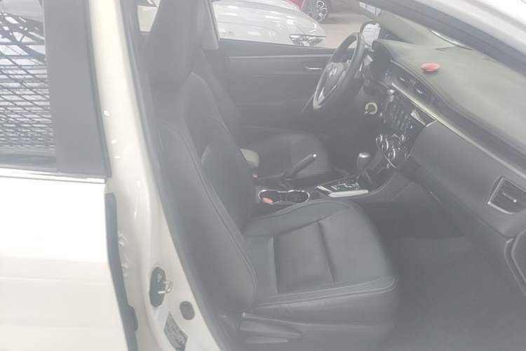 Used Toyota Corolla 2014 1.6L CVT GL-i Leather Edition Right Front Seat