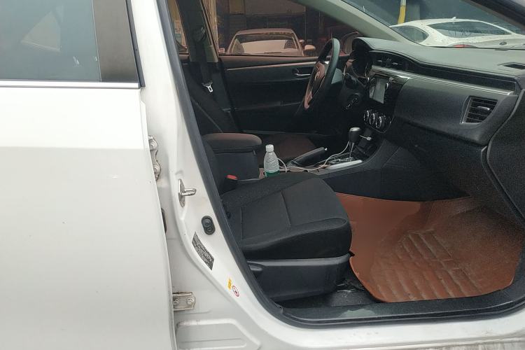 Used Toyota Corolla 2014 1.6L CVT GL Right Front Seat