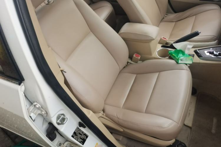 Used Toyota Corolla 2014 1.6L CVT GL-i Right Front Seat