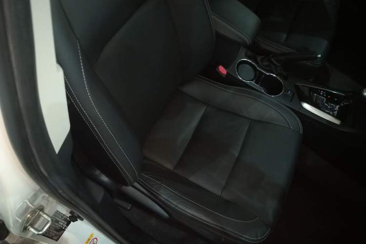 Used Toyota Corolla 2014 1.6L CVT GL-i Leather Edition Right Front Seat
