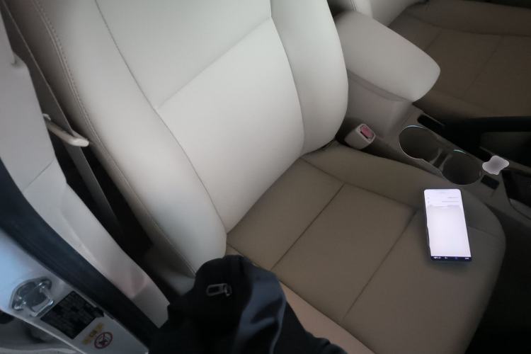 Used Toyota Corolla 2014 1.6L CVT GL Right Front Seat