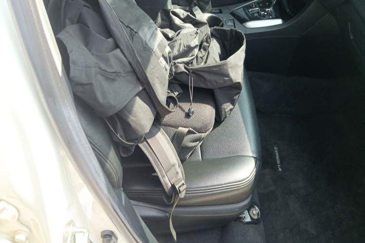 Used Toyota Corolla 2014 1.6L CVT GL-i Right Front Seat
