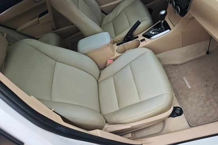 Used Toyota Corolla 2014 1.6L CVT GL-i Right Front Seat