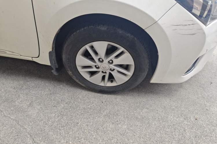 Used Toyota Corolla 2014 1.6L CVT GL-i Right Front Wheel Hub