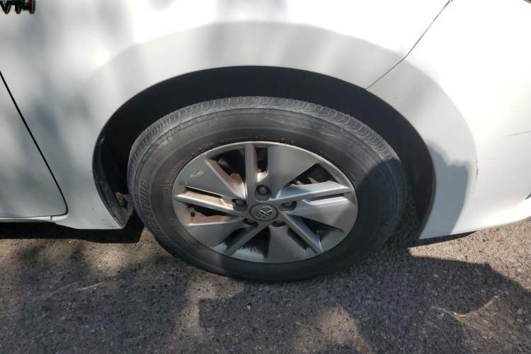 Used Toyota Corolla 2014 1.6L CVT GL Right Front Wheel Hub
