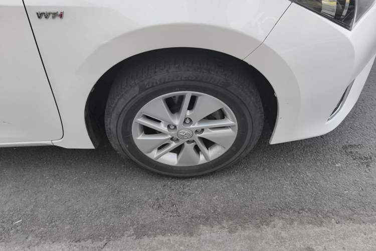 Used Toyota Corolla 2014 1.6L CVT GL Right Front Wheel Hub