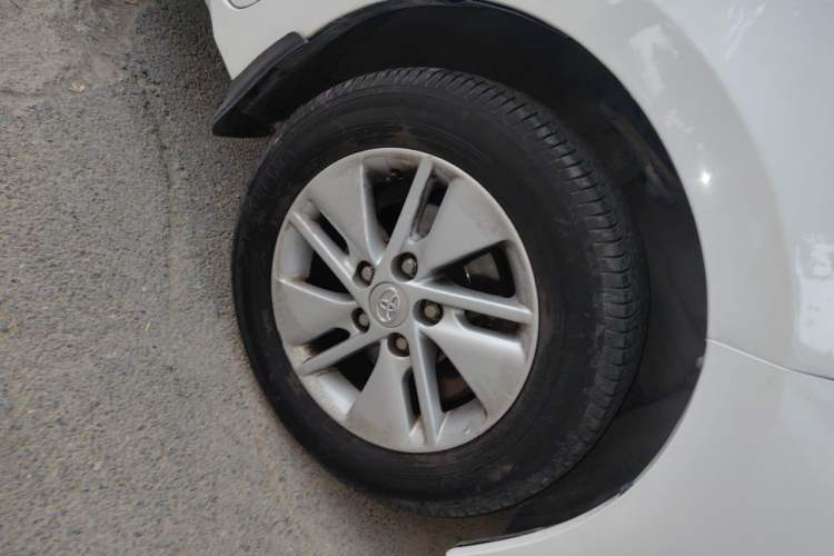 Used Toyota Corolla 2014 1.6L Manual GL Right Front Wheel Hub