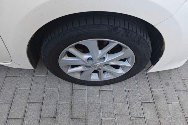 Used Toyota Corolla 2014 1.6L CVT GL-i Leather Edition Right Front Wheel Hub
