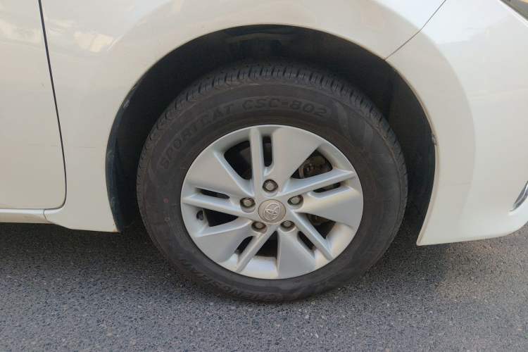 Used Toyota Corolla 2014 1.6L Manual GL Right Front Wheel Hub