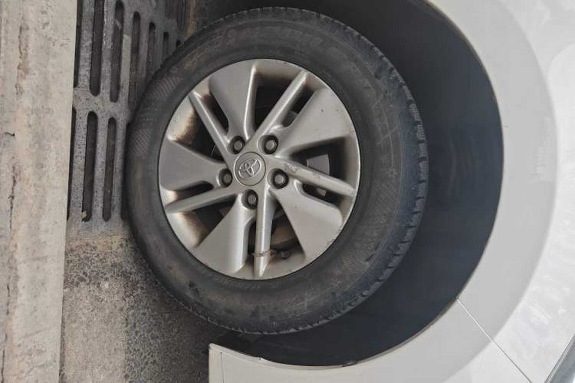 Used Toyota Corolla 2014 1.6L Manual GL Right Front Wheel Hub