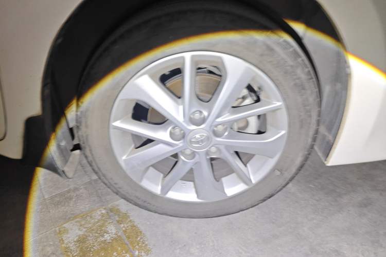 Used Toyota Corolla 2014 1.6L CVT GL-i Leather Edition Right Front Wheel Hub