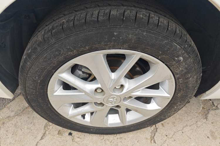 Used Toyota Corolla 2014 1.6L CVT GL-i Leather Edition Right Front Wheel Hub