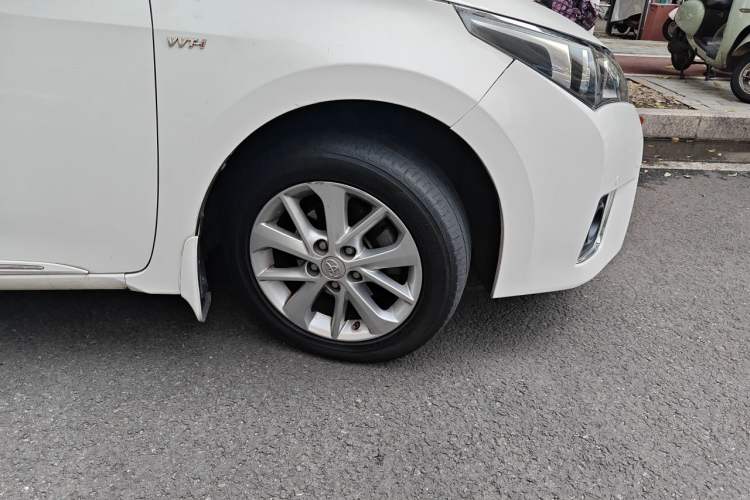 Used Toyota Corolla 2014 1.6L CVT GL-i Leather Edition Right Front Wheel Hub