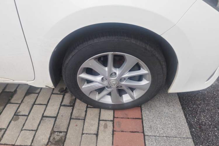 Used Toyota Corolla 2014 1.6L CVT GL-i Leather Edition Right Front Wheel Hub