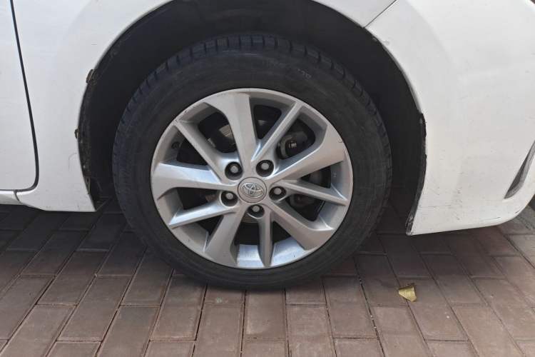 Used Toyota Corolla 2014 1.6L CVT GL-i Leather Edition Right Front Wheel Hub
