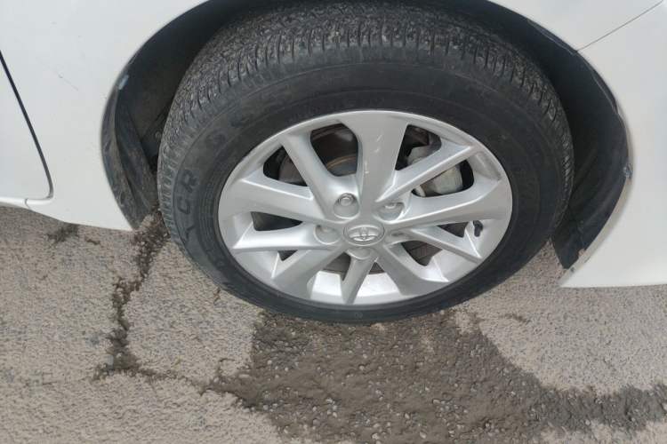 Used Toyota Corolla 2014 1.6L CVT GL-i Leather Edition Right Front Wheel Hub
