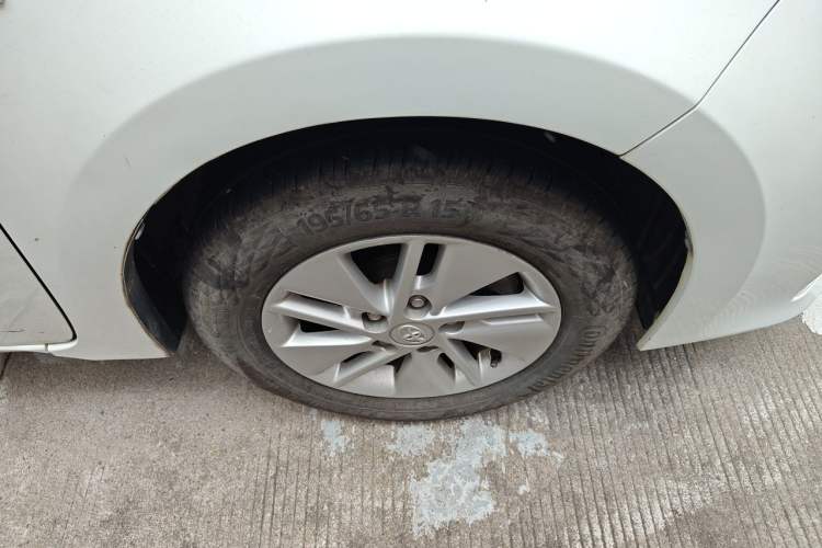 Used Toyota Corolla 2014 1.6L CVT GL-i Right Front Wheel Hub