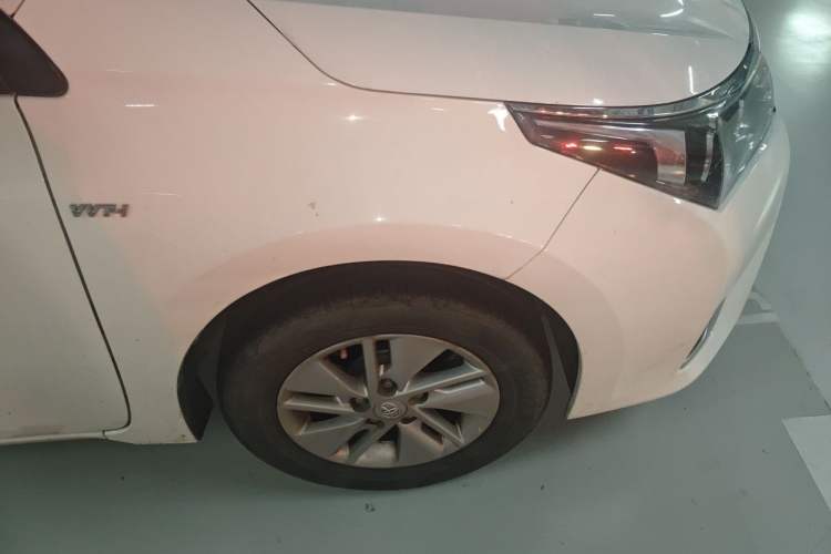 Used Toyota Corolla 2014 1.6L CVT GL Right Front Wheel Hub