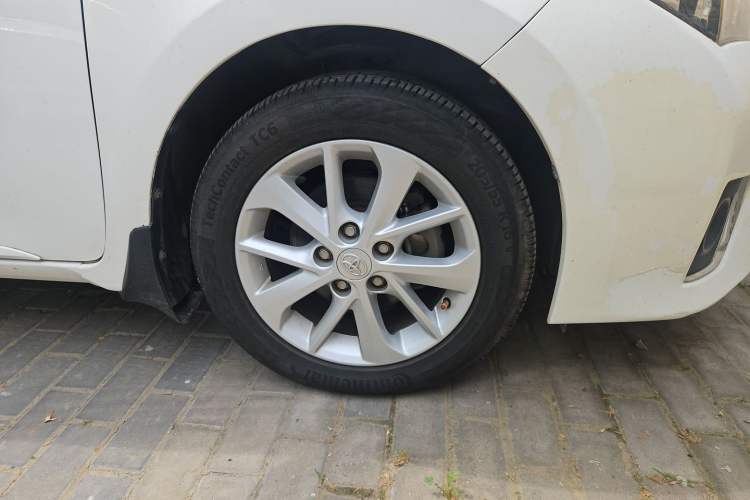 Used Toyota Corolla 2014 1.6L CVT GL-i Leather Edition Right Front Wheel Hub