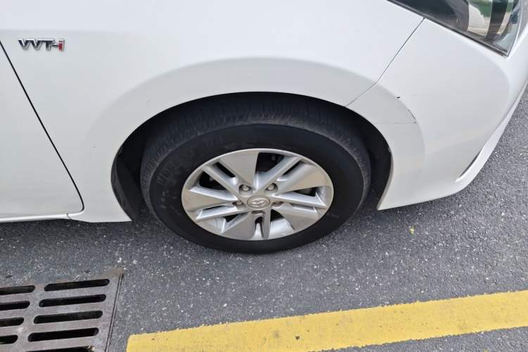 Used Toyota Corolla 2014 1.6L CVT GL Right Front Wheel Hub