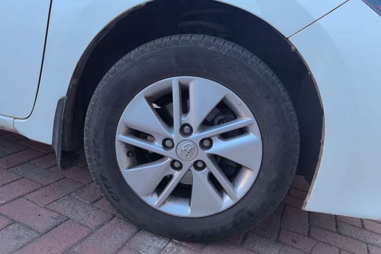 Used Toyota Corolla 2014 1.6L Manual GL Right Front Wheel Hub