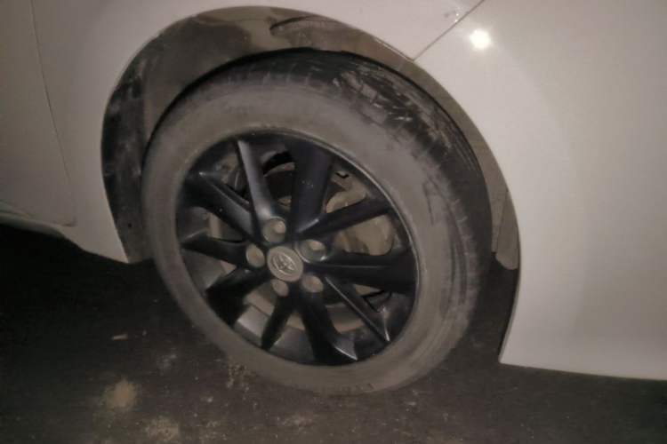 Used Toyota Corolla 2014 1.6L CVT GL-i Leather Edition Right Front Wheel Hub