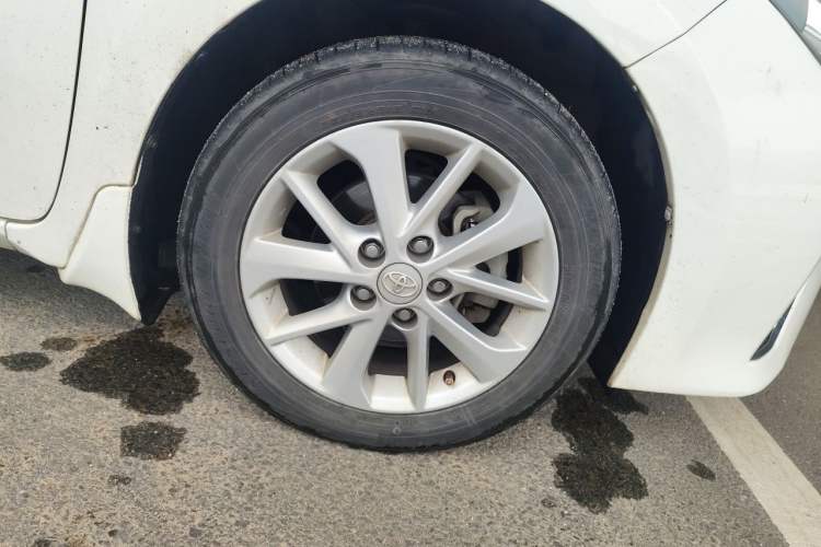 Used Toyota Corolla 2014 1.6L CVT GL-i Leather Edition Right Front Wheel Hub