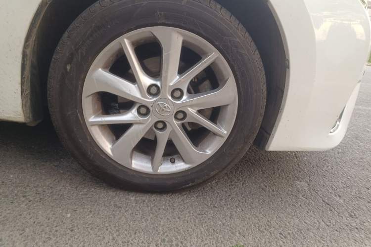 Used Toyota Corolla 2014 1.6L CVT GL-i Leather Edition Right Front Wheel Hub