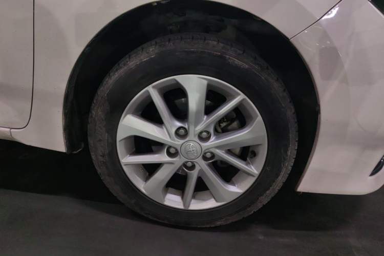 Used Toyota Corolla 2014 1.6L CVT GL-i Leather Edition Right Front Wheel Hub