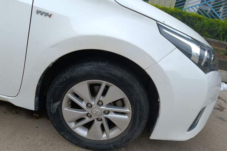 Used Toyota Corolla 2014 1.6L CVT GL-i Right Front Wheel Hub